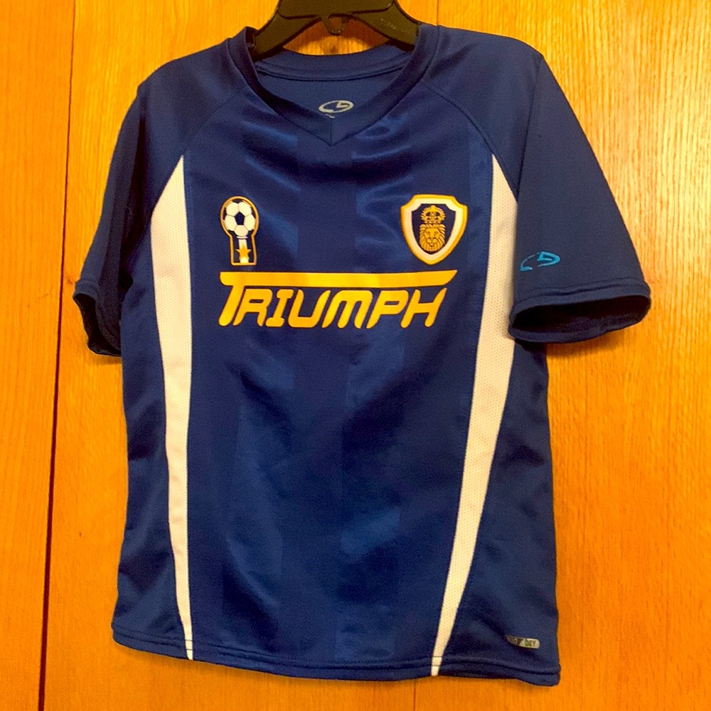 C9 Champion TRIUMPH v neck graphic sports soccer shirt boy’s XS SIZE 5 - 6 VGUC